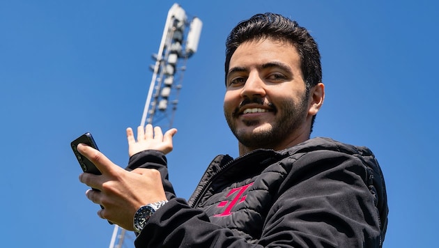 Hier begann die weite Reise unseres Datenpakets: Mobilfunkplaner Ahmed Maatoug lässt uns hinter ...
