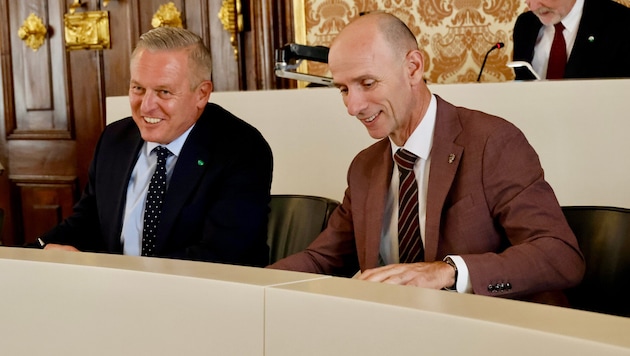Nach dem Krach Anfang Mai geben sich Landeshauptmann Mario Kunasek (FPÖ, links) und ...