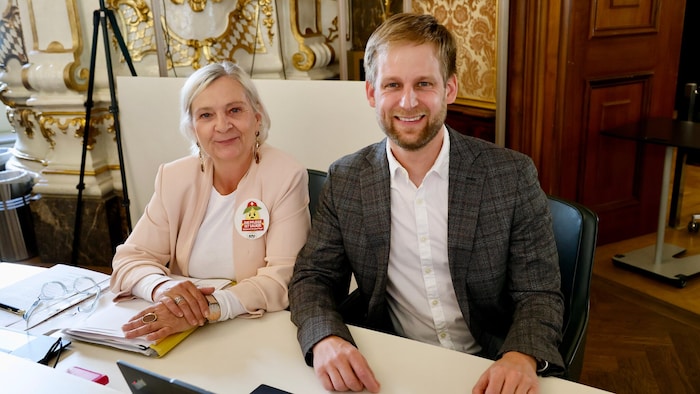 Claudia Klimt-Weithaler und Alexander Melinz (KPÖ) sehen das Engagement von Köck kritisch.