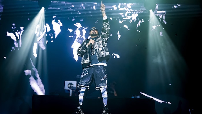 Hüftschwung und Clubfeeling: Der Dancehall-Star ließ sich von der vollen Halle feiern – und ...