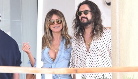 Heidi Klum im Jeanslook und mit sexy Dekolleté beim Date mit Ehemann Tom Kaulitz in Cannes.