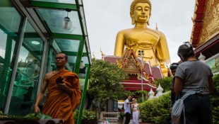 Eine Buddha-Statue in der thailändischen Hauptstadt Bangkok