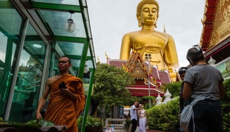 Eine Buddha-Statue in der thailändischen Hauptstadt Bangkok