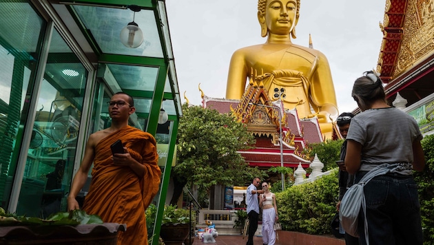 Eine Buddha-Statue in der thailändischen Hauptstadt Bangkok