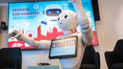 Der Karlsplatz verwandelt sich in eine interaktive Erlebniswelt rund um Robotik – samt vielen ...