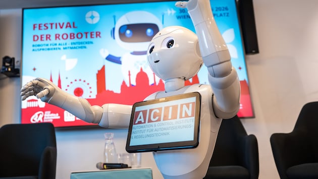 Der Karlsplatz verwandelt sich in eine interaktive Erlebniswelt rund um Robotik – samt vielen ...