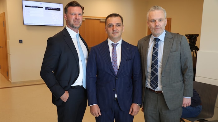 Philipp Wolm, Mirsad Musliu und Manfred Arbacher-Stöger verteidigen.