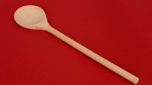 Der Familienvater soll mit dem Kochlöffel zugeschlagen haben.