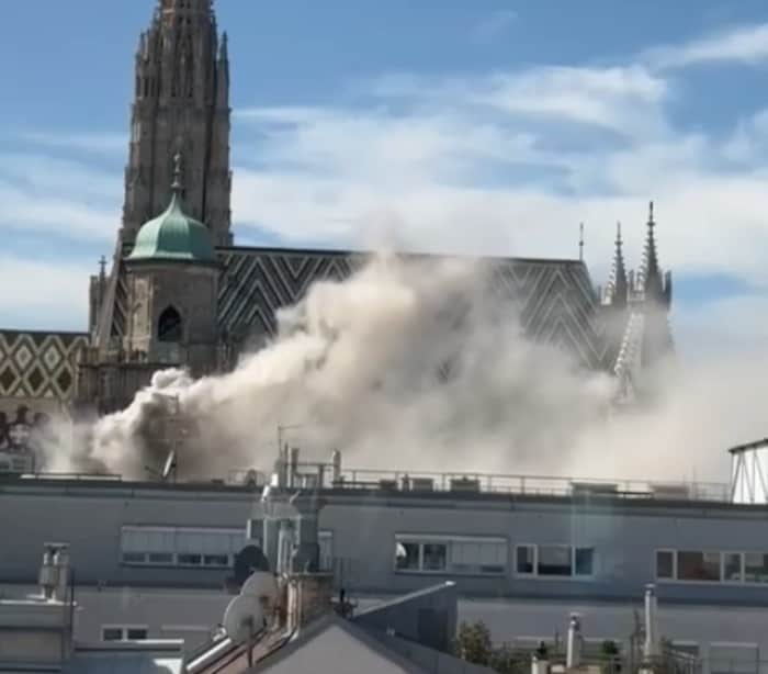 Entsetzen herrschte am 16. April in der Innenstadt: „Beim Stephansdom brennt‘s!“