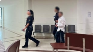 Vor Gericht: Der Angeklagte hatte den schwarzen Kater in der Wohnung seiner Mutter in ...