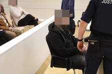 Weil der Betroffene psychisch krank ist, wird er in einem Forensisch Therapeutischen Zentrum ...
