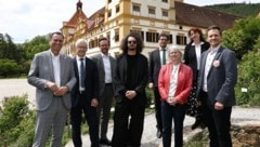 Eggenberger Bloom-Team: Direktor Josef Schrammel, Karl Peitler vom Münzkabinett, „Schlossherr“ ...