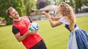 Trikot &amp; Stadion versus Trompeten, Tracht &amp; Musikschule