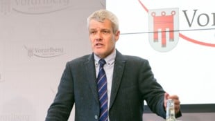 Landessanitätsdirektor Dr. Wolfgang Grabher wird mit Ende Mai in den wohlverdienten Ruhestand ...