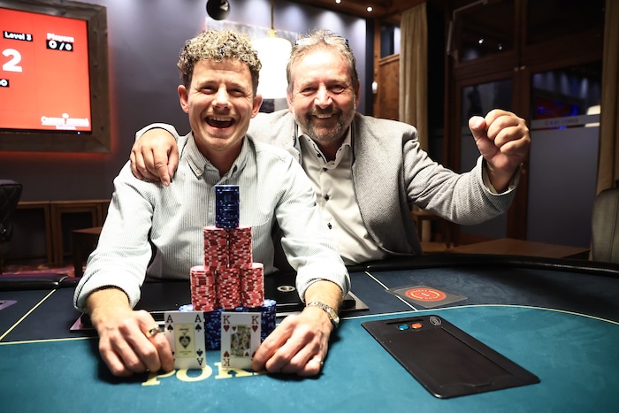 David Grosch (l.) und Hans Glabonjat jubelten über die starke Leistung am Pokertisch.