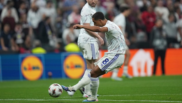 Youri Tielemans scored the 1-0 goal.