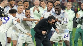 Aston Villa feiert Trainer Unai Emery