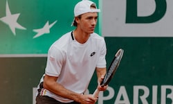 Lukas Neumayer muss sich geschlagen geben.