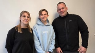 Philipp mit seinen Integra-Betreuern Michaela Burtscher und Marko Gollob.