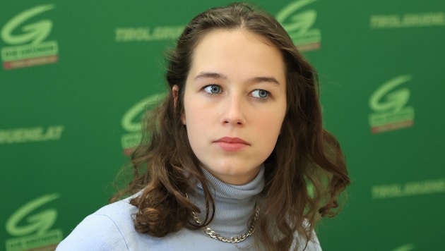 147 EU-Abgeordnete sind auf Deepfake-Websites identifiziert worden, darunter Lena Schilling ...