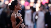 Glamour‑Marquise Emma Thynn glänzt in Cannes – und schreibt nebenbei Adelsgeschichte, indem sie ...