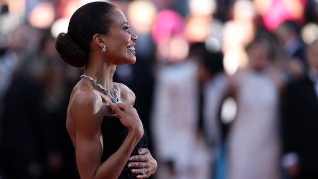 Glamour‑Marquise Emma Thynn glänzt in Cannes – und schreibt nebenbei Adelsgeschichte, indem sie ...