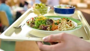 Landet ab 2035 nur noch Bio-Essen auf den Tellern der rund 11.000 Landesmitarbeiter?