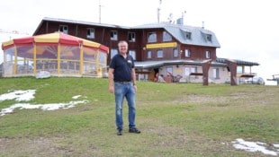 Markus Ramsbacher vor dem Gerlitzen Gipfelhaus