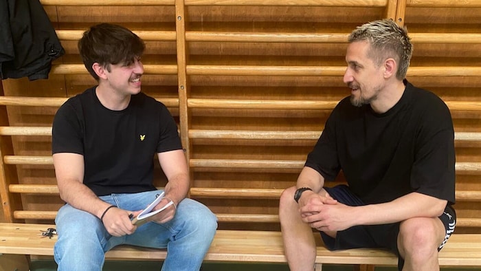 Die „Krone“ besuchte Thomas Bauer im Sportunterricht.