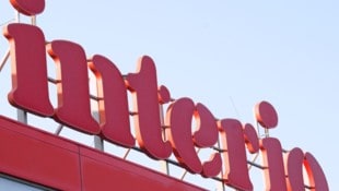 Die Filialen in Wien-Mariahilf und in Linz sollen mit Anfang Juli 2026 aufgelassen werden, 10 ...
