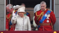 Queen Elizabeth II. schlug ihren Sohn Andrew als Nachfolger ihres Cousins Prinz Edward, des Duke ...