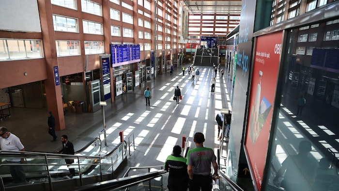 Eine Wärmestube vor Ort könnte laut den Grünen die Situation am Innsbrucker Hauptbahnhof ...