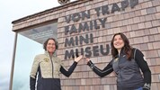 Kristina von Trapp und ihre Tochter Annie beim Museum