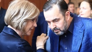 Am Mediengipfel in Tirol wurde getuschelt – meist über die ORF-Wahl. Hier: Thurnher und Pig.