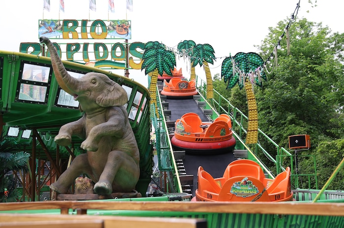 Die Wildwasserbahn feiert Premiere auf der Dult