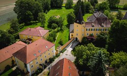 Das Anwesen in Feldkirchen an der Donau ist landesweit bekannt.