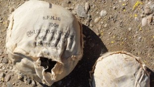 Explosive Überraschung im Müll: Säckchen mit Schwarzpulver.