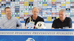 Markus Schopp – hier mit „Vize“ Roland Puchas and Boss Erich Korherr – wurde als neuer ...