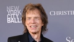Der britische Musiker Mick Jagger (82) hat während seiner Party Besuch von der Polizei bekommen.