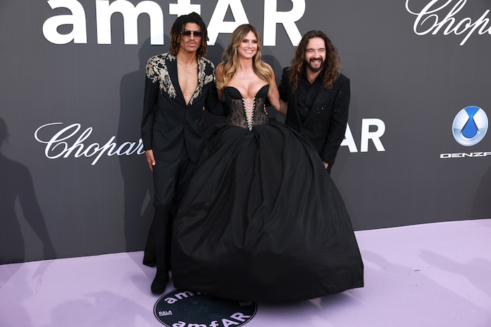 Heidi Klum kam mit ihrem Sohn Samuel und Ehemann Tom Kaulitz ins Hotel du Cap-Eden-Roc.