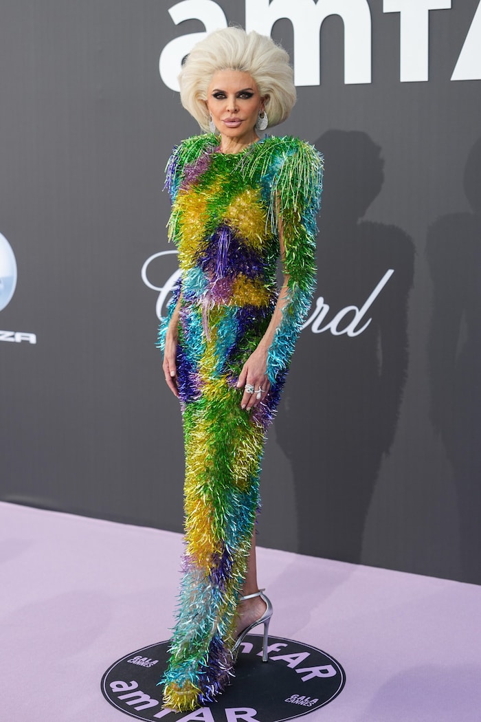 Lisa Rinna sorgte mit neuem Look für das Tuschelthema des Abends.