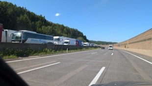 Der Stau reichte mehr als acht Kilometer zurück.