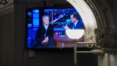 Stephen Colbert verabschiedet sich mit Paul McCartney als prominentem Gast: Ein Monitor im Ed ...