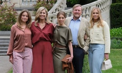 Königin Máxima und König Willem-Alexander posierten am Donnerstag mit ihren Töchtern Ariane, ...