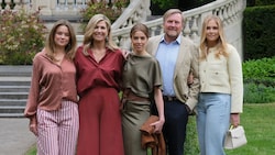 Königin Máxima und König Willem-Alexander posierten am Donnerstag mit ihren Töchtern Ariane, ...