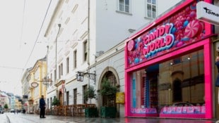 Die auffällige Fassade von Candy World auf der Landstraße wurde laut der Stadt weder beantragt ...