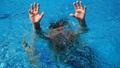 Rund sieben Prozent der Österreicher über 5 Jahren können nicht schwimmen. Ein weiteres Viertel ...