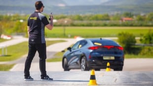 Aktives Fahren bringt Sicherheit und Fahrspaß – jetzt 1+1 gratis Aktion nutzen.