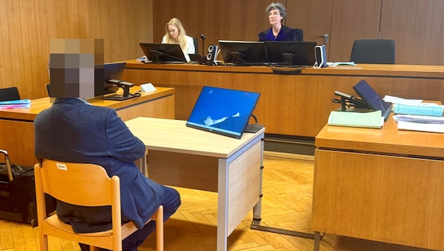 Ein Arzt muss sich nach Todesfällen unter Patienten vor der souverän vorbereiteten Richterin ...