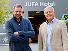 Eigentümer Michael Blaschitz (links) und Jufa-Gründer und -Geschäftsführer Gerhard Wendl vor ...